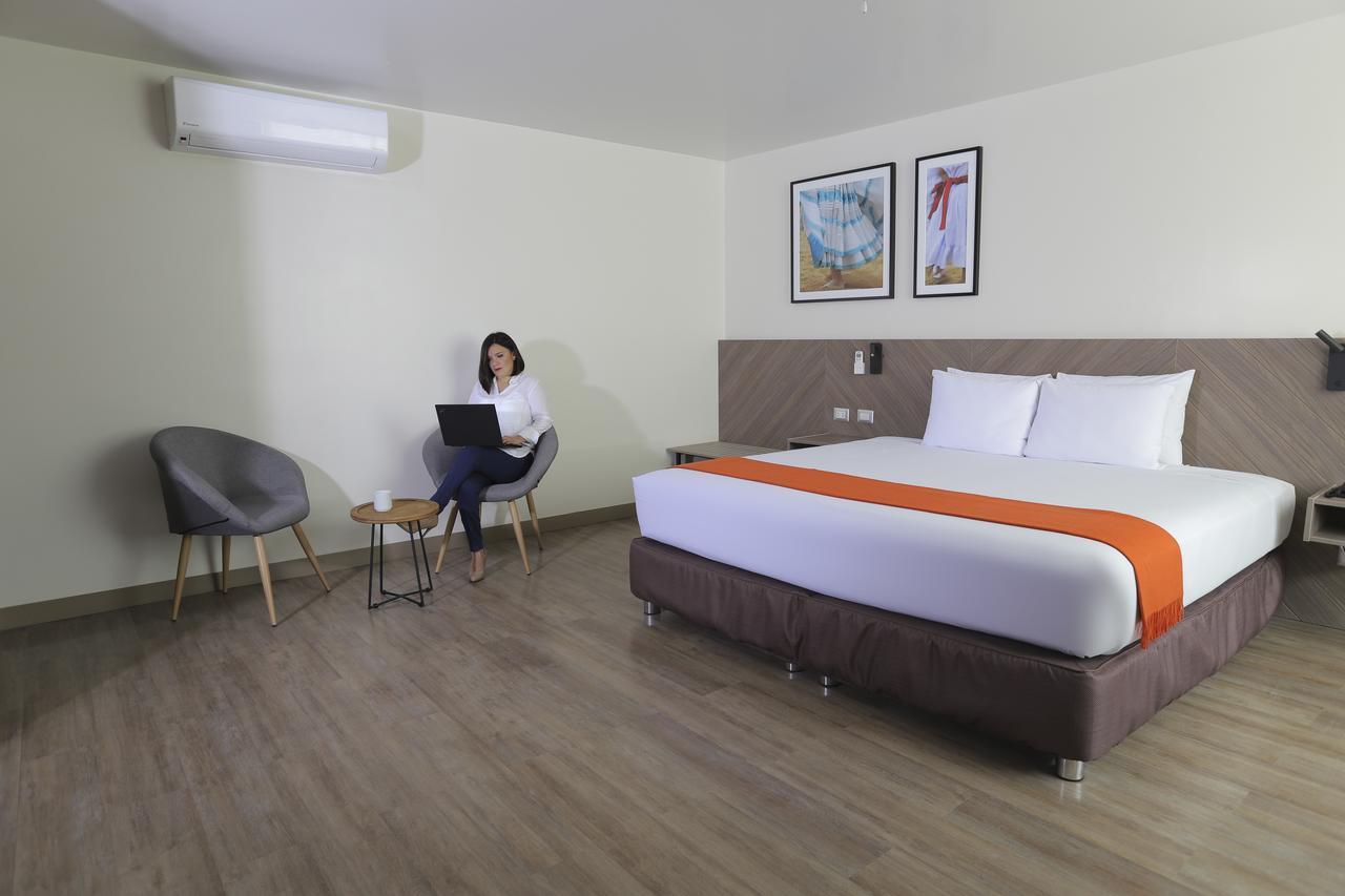 Casa Andina Standard Trujillo Plaza酒店 外观 照片